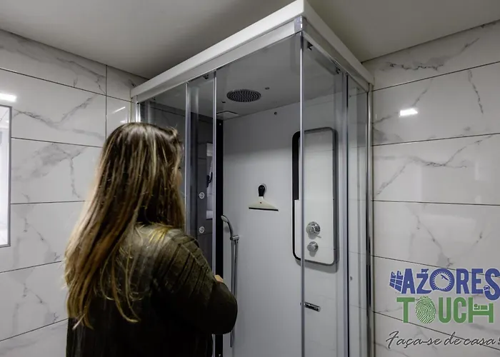 Sunset Pool House T1 *